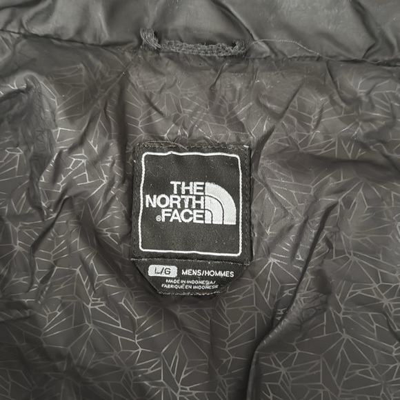 The North Face Men’s Light Weight  Zip Up Jacket - Picture 11 of 15